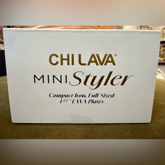 NIB CHI Lava Ceramic 1.5" Mini Styler Volcanic Lava Plates, Advanced Technology - Picture 4 of 7